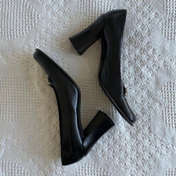Prada Women's Black Courts - Picture 2 of 3